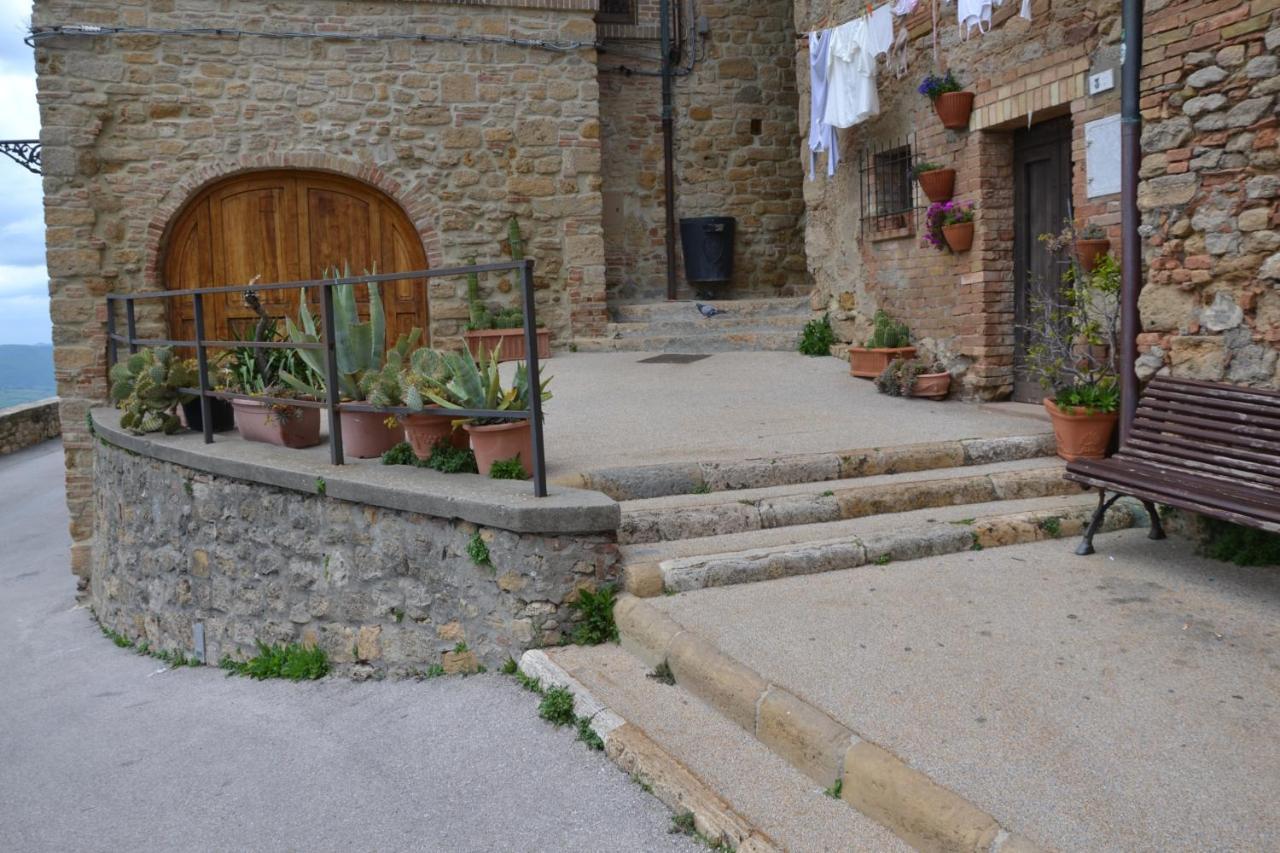 Apartamento Il Nido Dei Priori Volterra Exterior foto